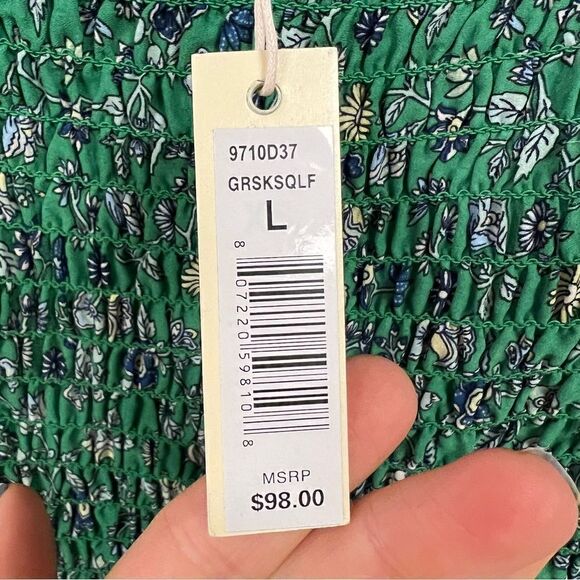 - Max Studio green flowered smocked peasant top size L - Picture 6 of 6